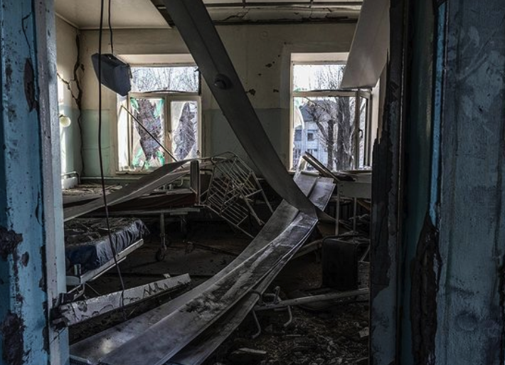 Что осталось от больницы после ракетного удара -