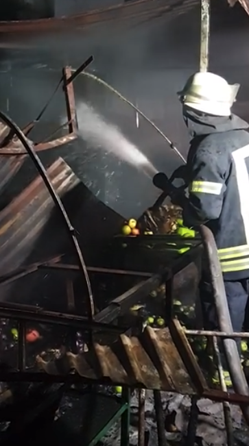 Пожар на Крытом рынке / фото: fb Ара Ховсепян