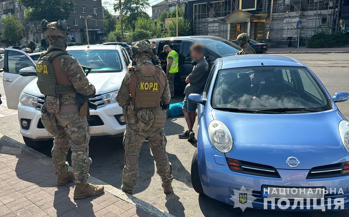 В центре Запорожья задержали главу благотворительного фонда и пособия -