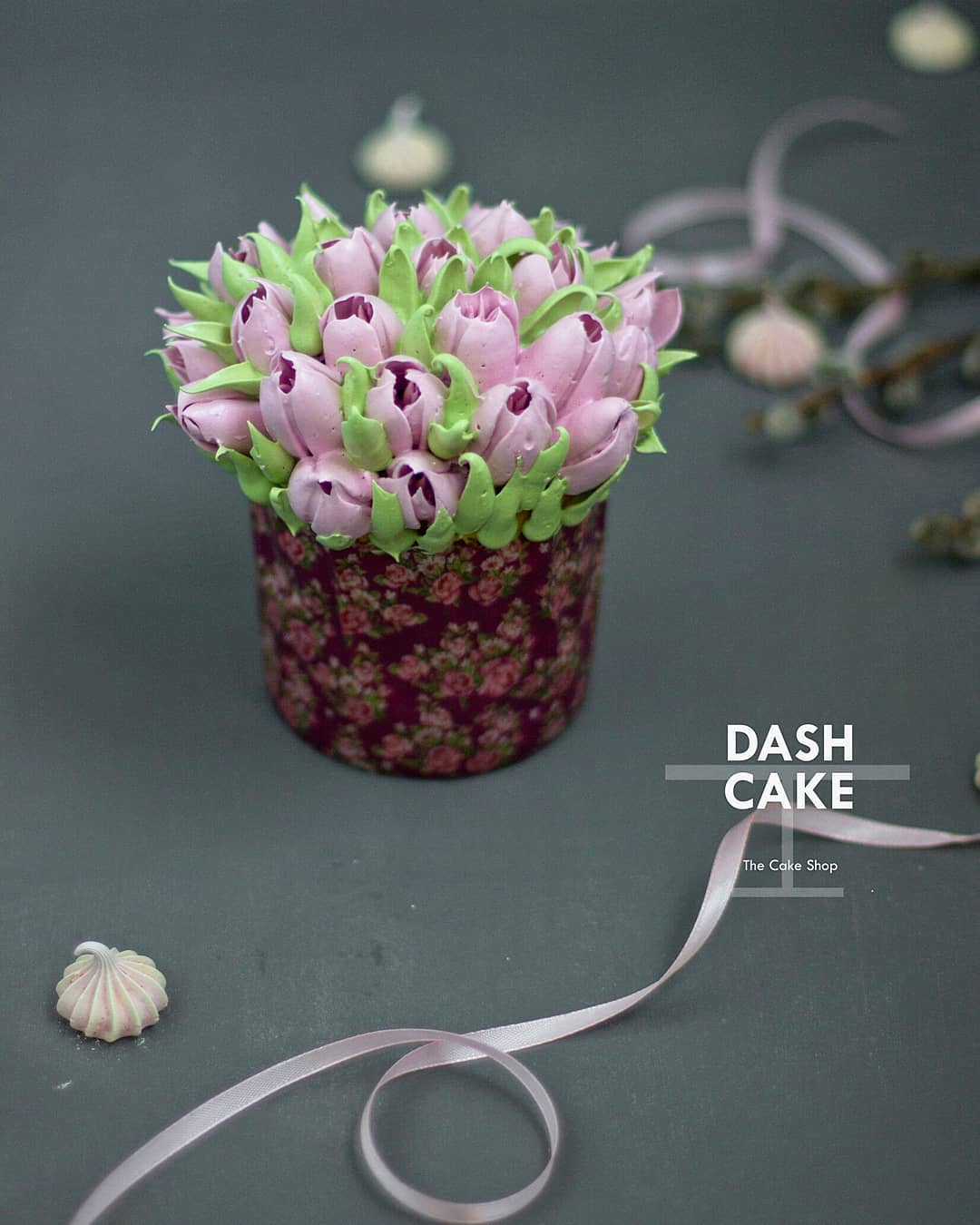 Вот такие паски-тюльпаны предлагает кондитер из Запорожья / фото: @dash__cake