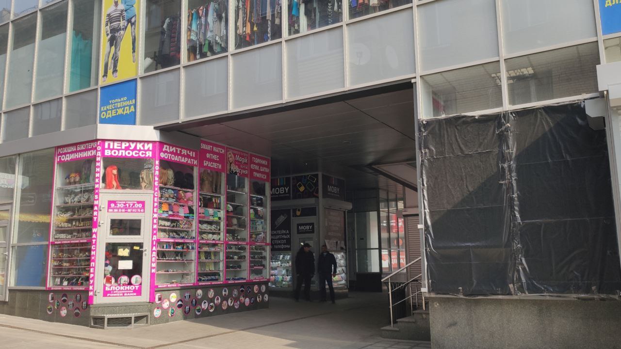 Магазины связи продолжают работать / фото: Vgorode