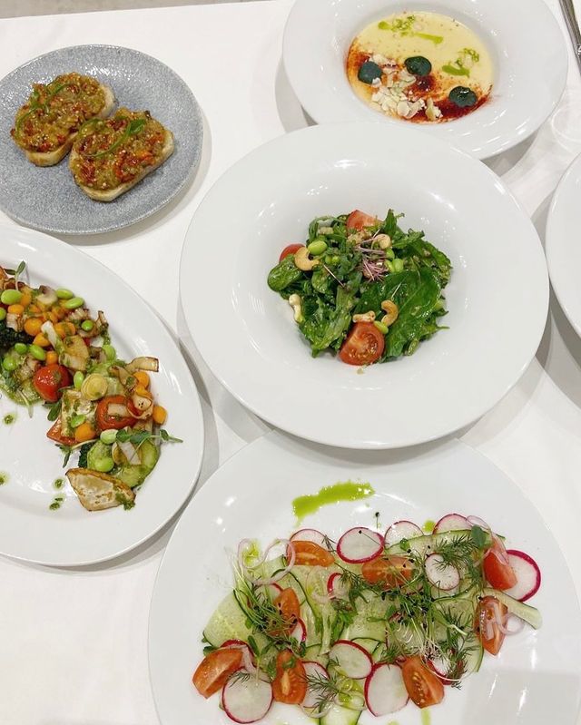 Постное меню в Monica Bellucci / фото: @monicabelluccicafe