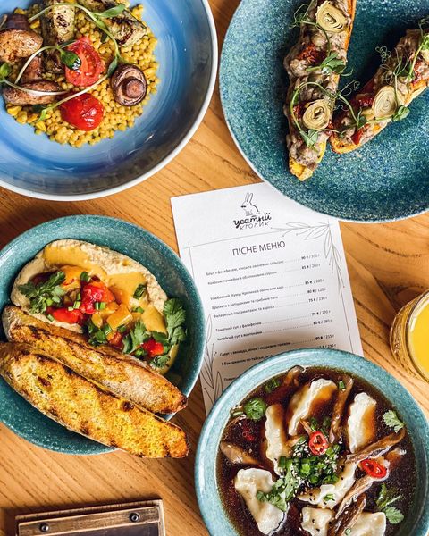 Постное меню в ресторане "Усатый кролик" / фото: @usatyi_krolik