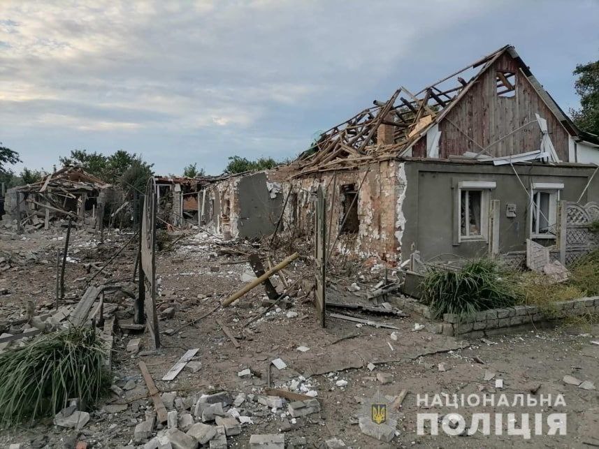Полиция показала последствия вчерашних обстрелов трех районов Запорожской области -