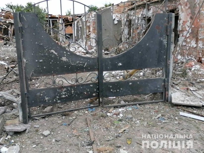 Полиция показала последствия вчерашних обстрелов трех районов Запорожской области -