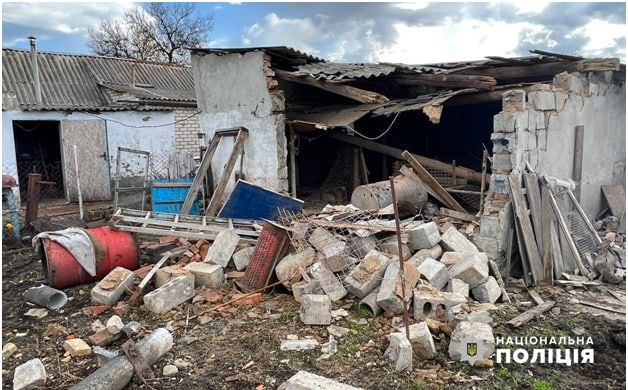 У поліції показали наслідки вчорашніх ракетних ударів у Запорізькій області -