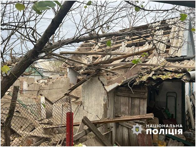 У поліції показали наслідки вчорашніх ракетних ударів у Запорізькій області -
