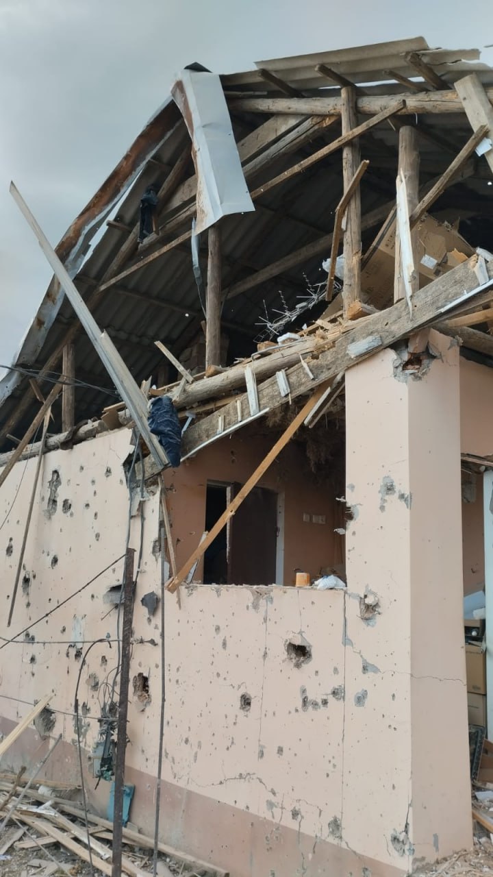 Наслідки ворожих обстрілів -