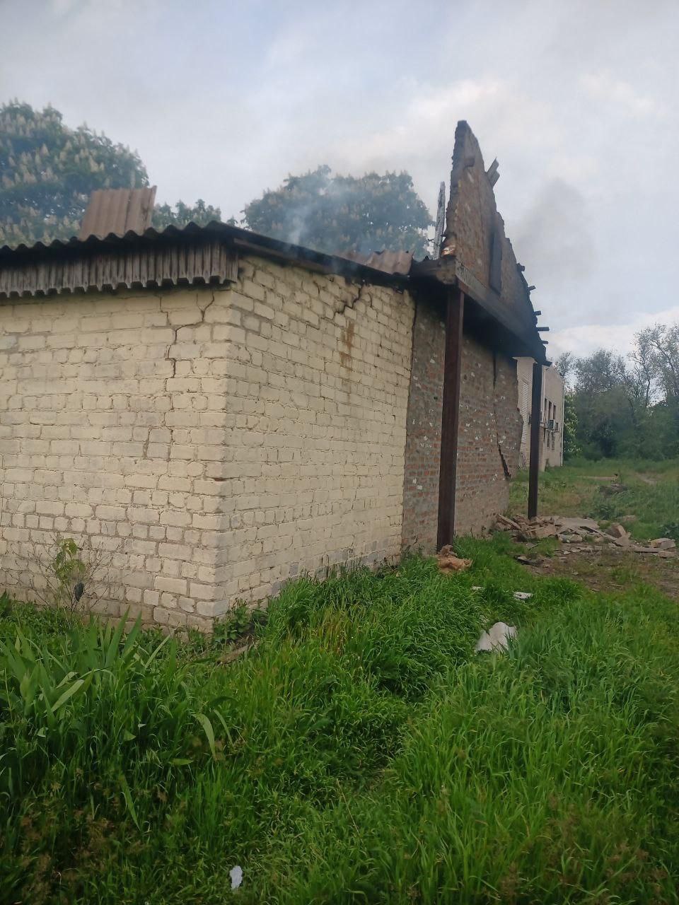 Окупанти атакують село у Запорізькому районі: постраждала жінка -