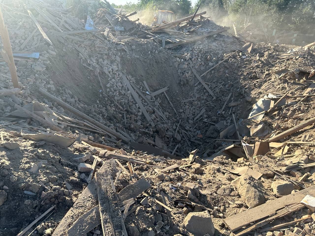 Оккупанты ударили двумя авиабомбами по Камышевахе в Запорожской области -