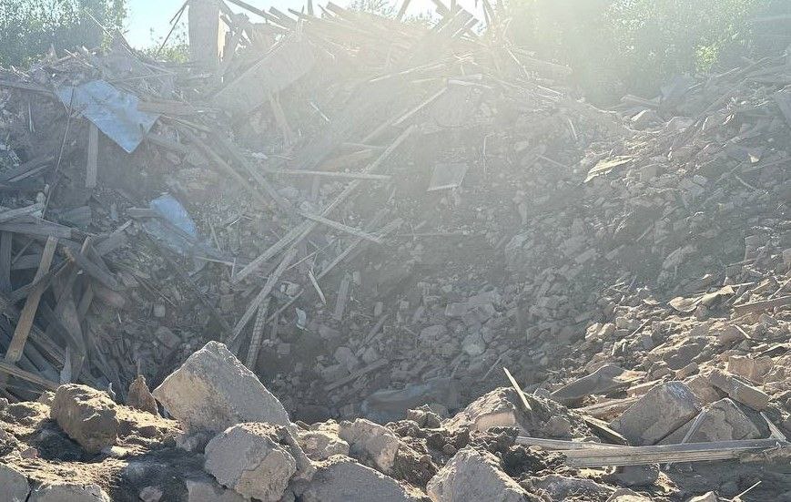 Оккупанты ударили двумя авиабомбами по Камышевахе в Запорожской области -