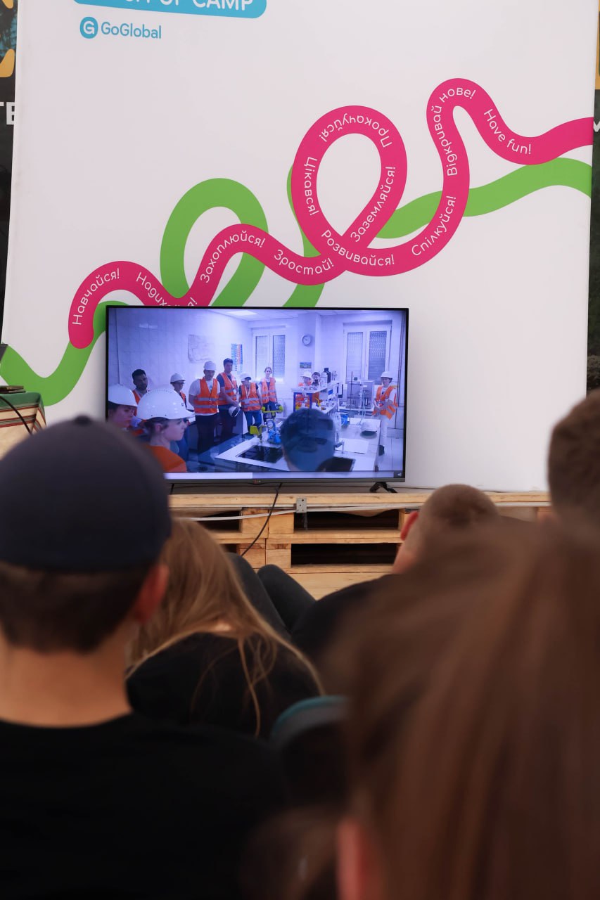 Від арттерапії до НМТ: школярі з прифронтових територій пройшли освітній кемп "Покоління Перемоги" фото 1