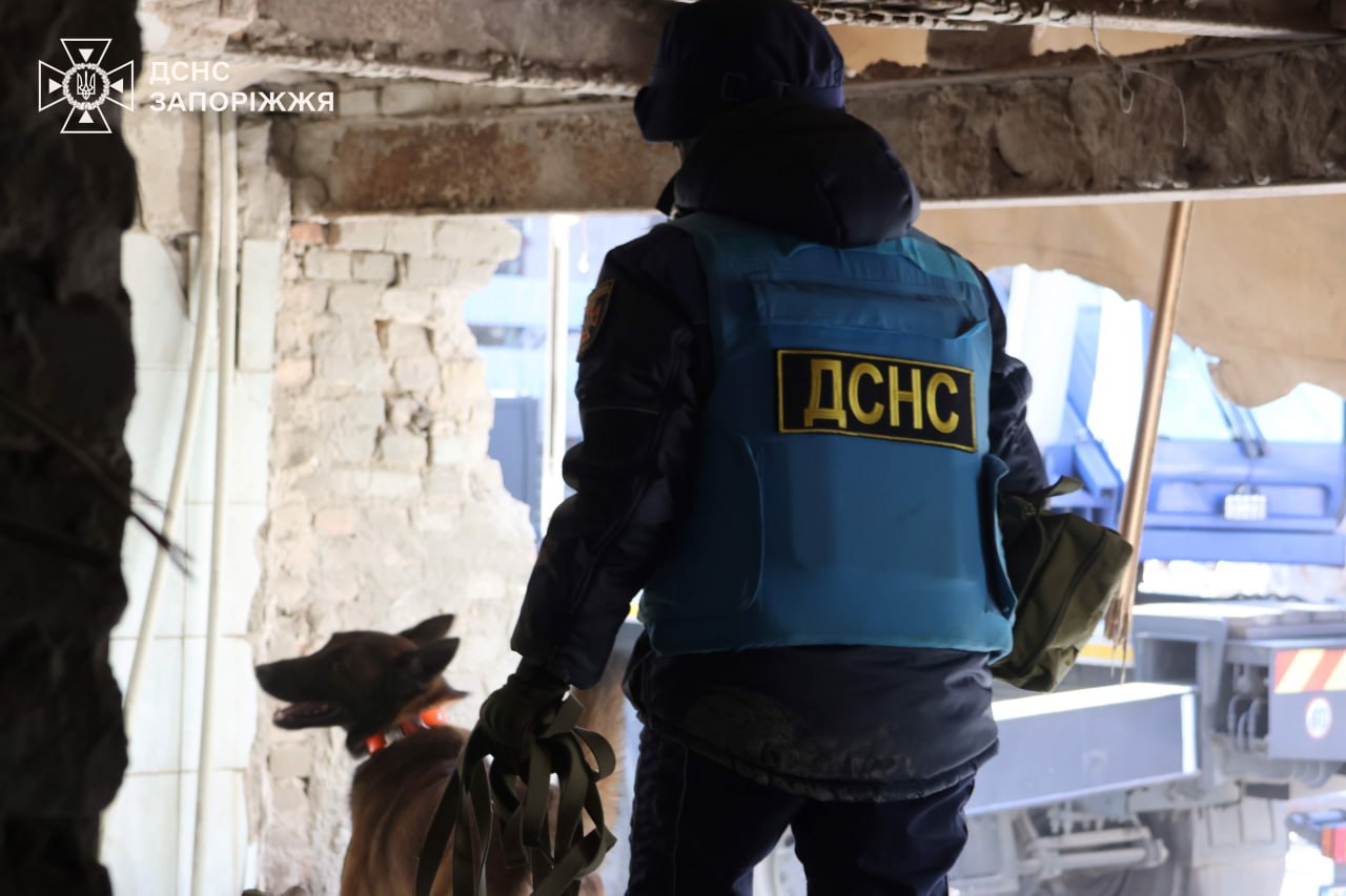 У Запоріжжі знайшли тіло чоловіка, якого шукали під завалами з 18 січня. || фото: t.me/gu_dsns_zp