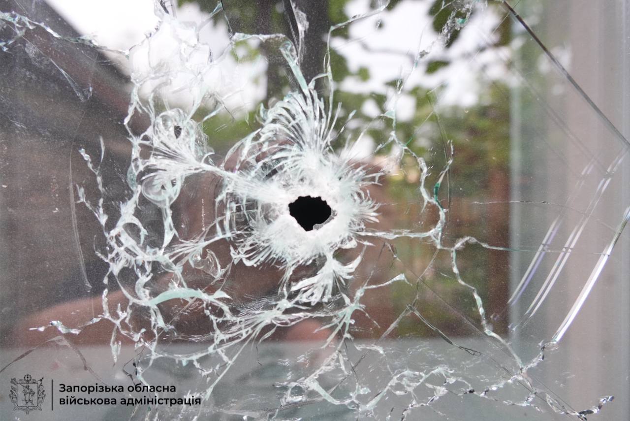 Последствия атаки РСЗО в Запорожье.