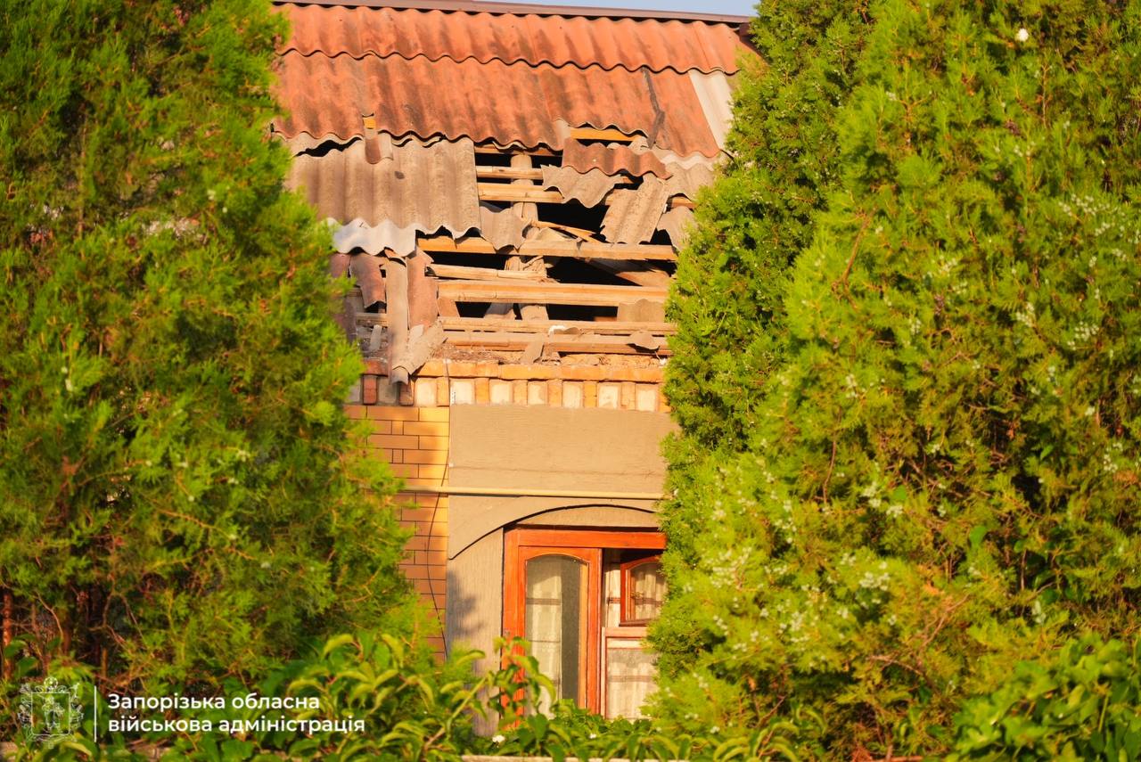 Последствия атаки РСЗО в Запорожье.