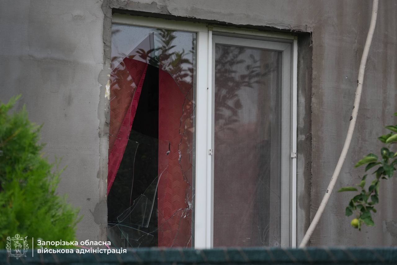 Последствия атаки РСЗО в Запорожье.