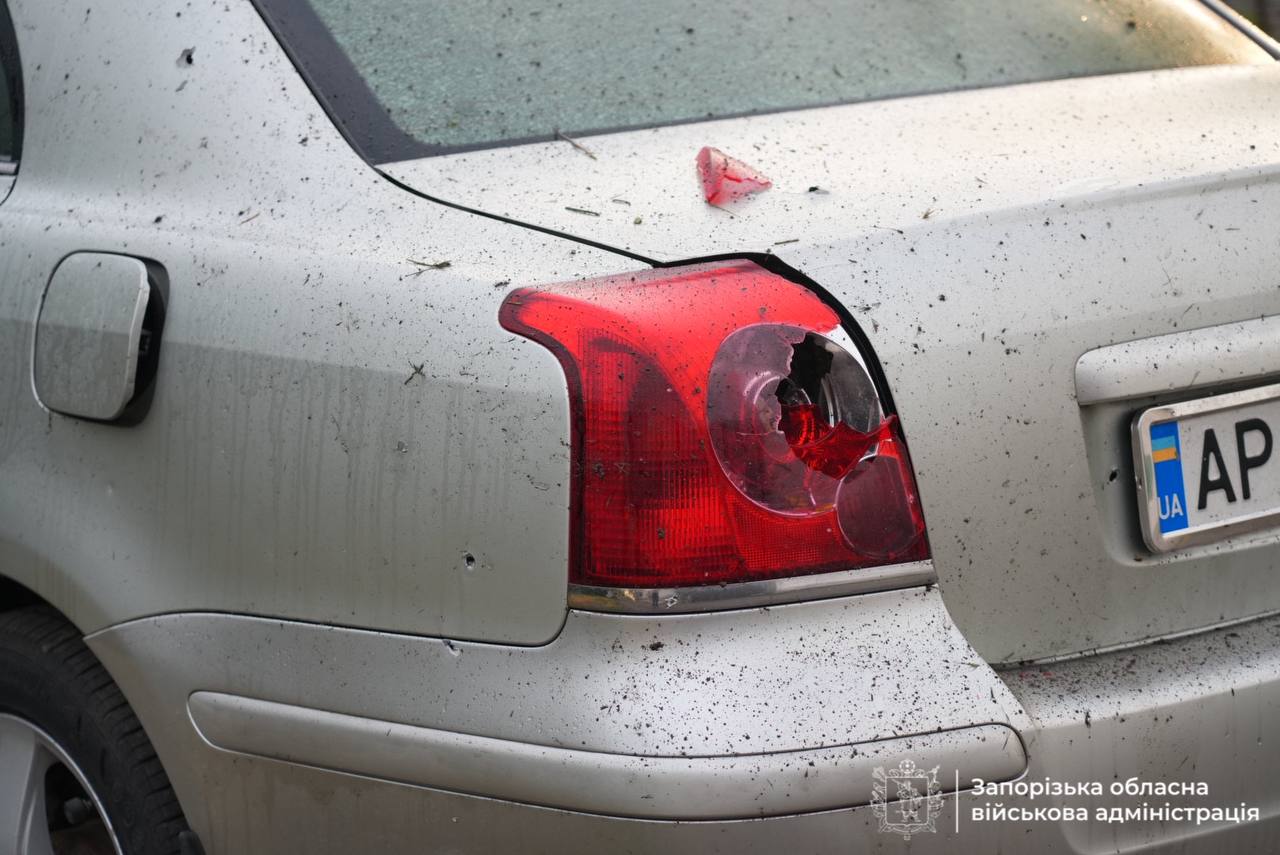 Последствия атаки РСЗО в Запорожье.