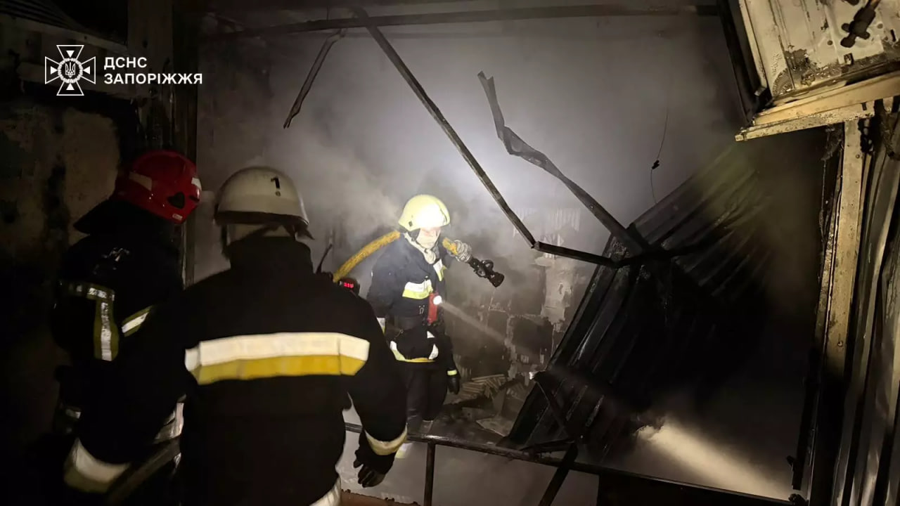 Возле Малого рынка в Запорожье сгорел ресторан 