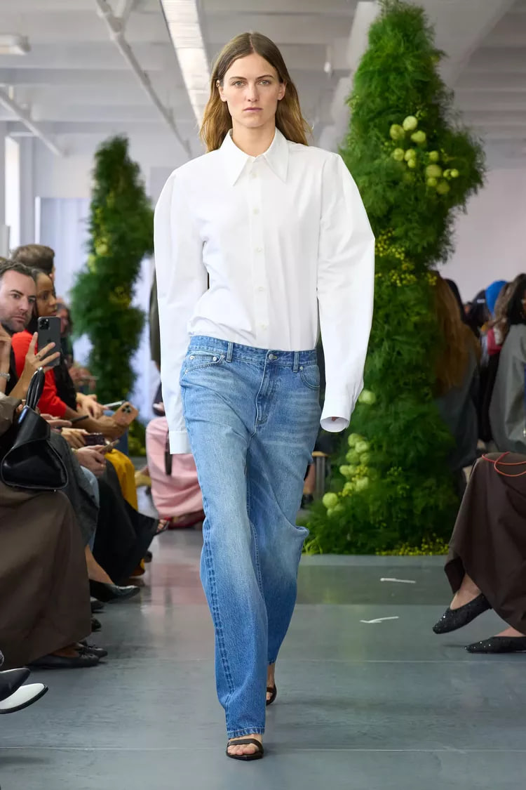 Деним &mdash; базовый тренд весны-лета.