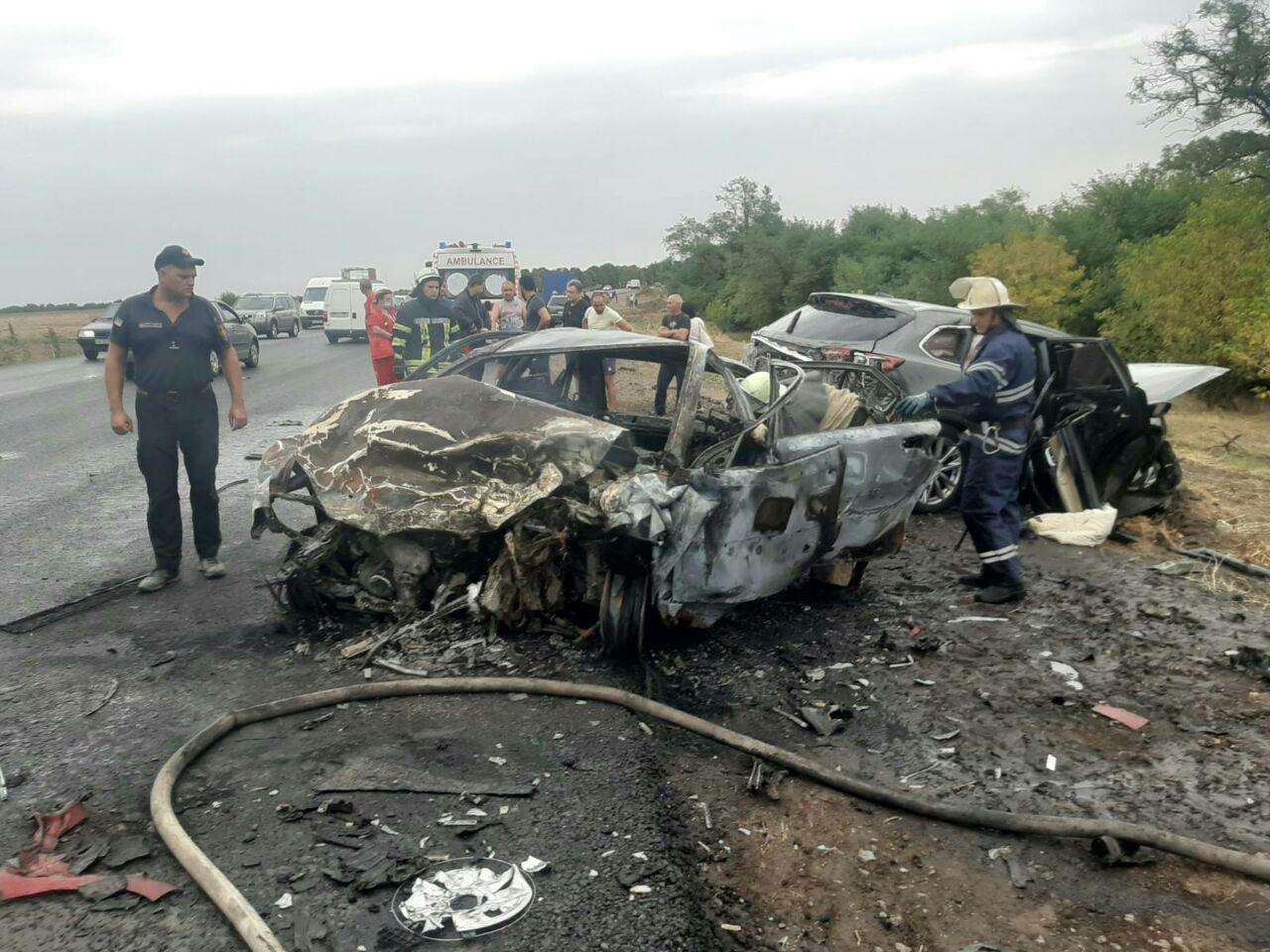 В ДТП на трассе погибли люди / фото: ГСЧС