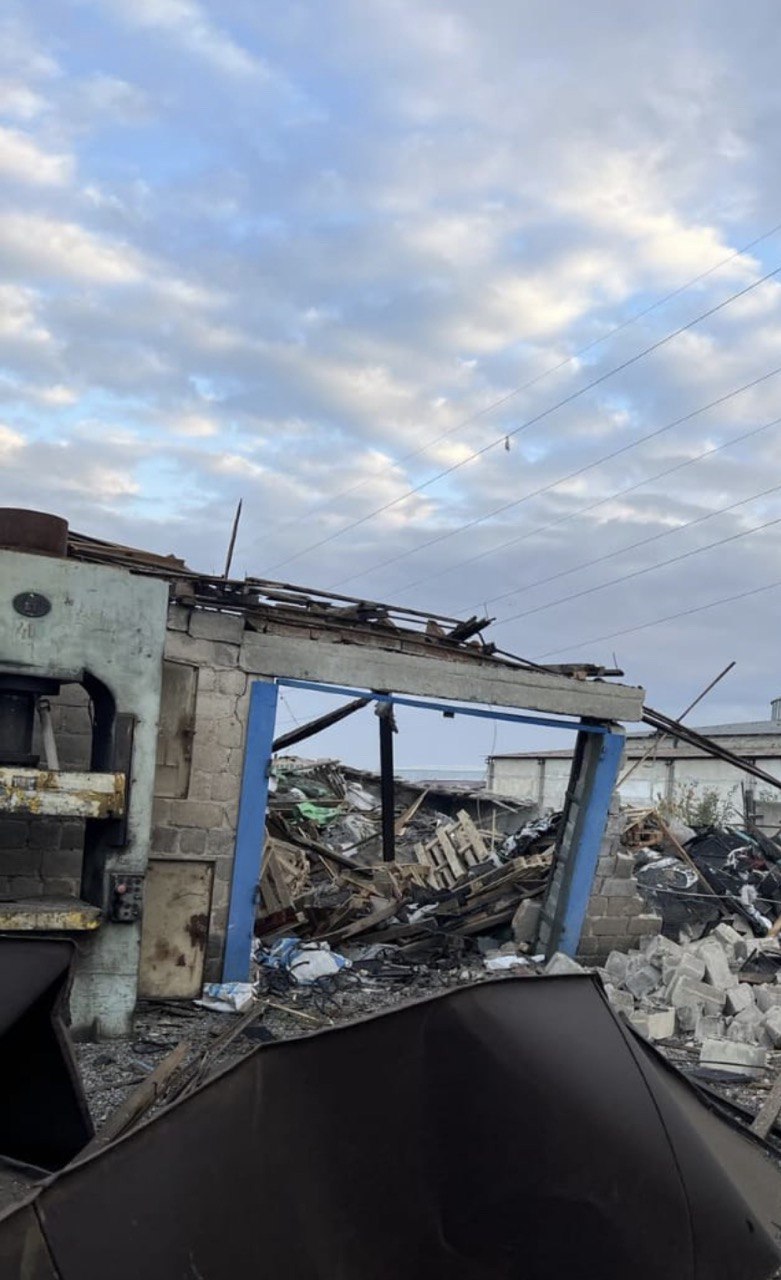 Вночі російські війська знову завдали ракетний удар по Запорізькому району. || Фото: t.me/starukhofficial