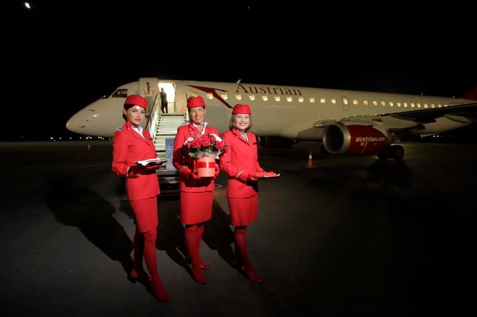 Авиакомпания Austrian Airlines выполнила первый ночной рейс из Вены в запорожский аэропорт. Фото: fb Аэропорт "Запорожье" 