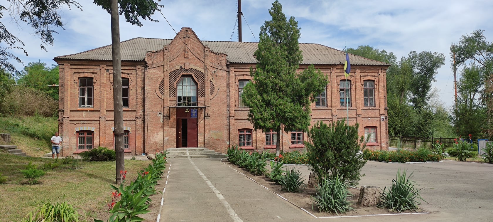 Здание Пединститута.