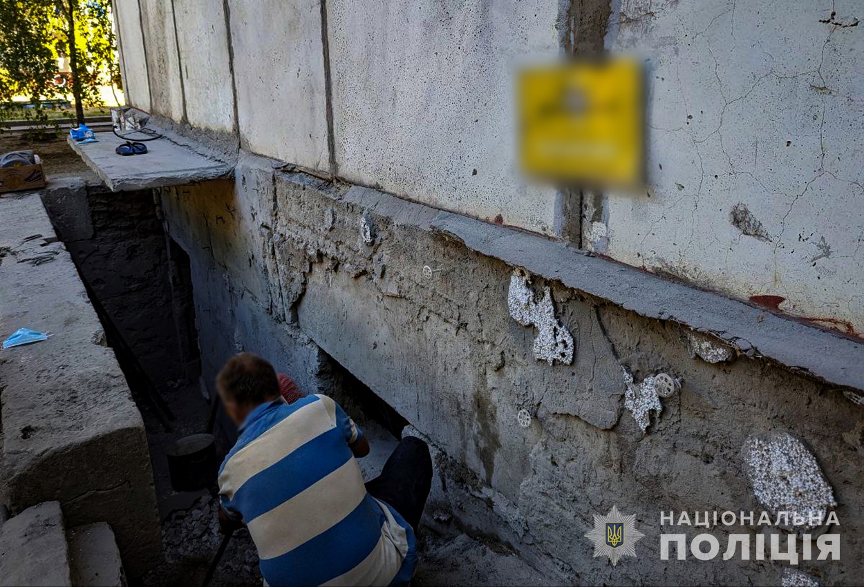 Зі Степногірська евакуювали родину, яка понад рік жила в підвалі.