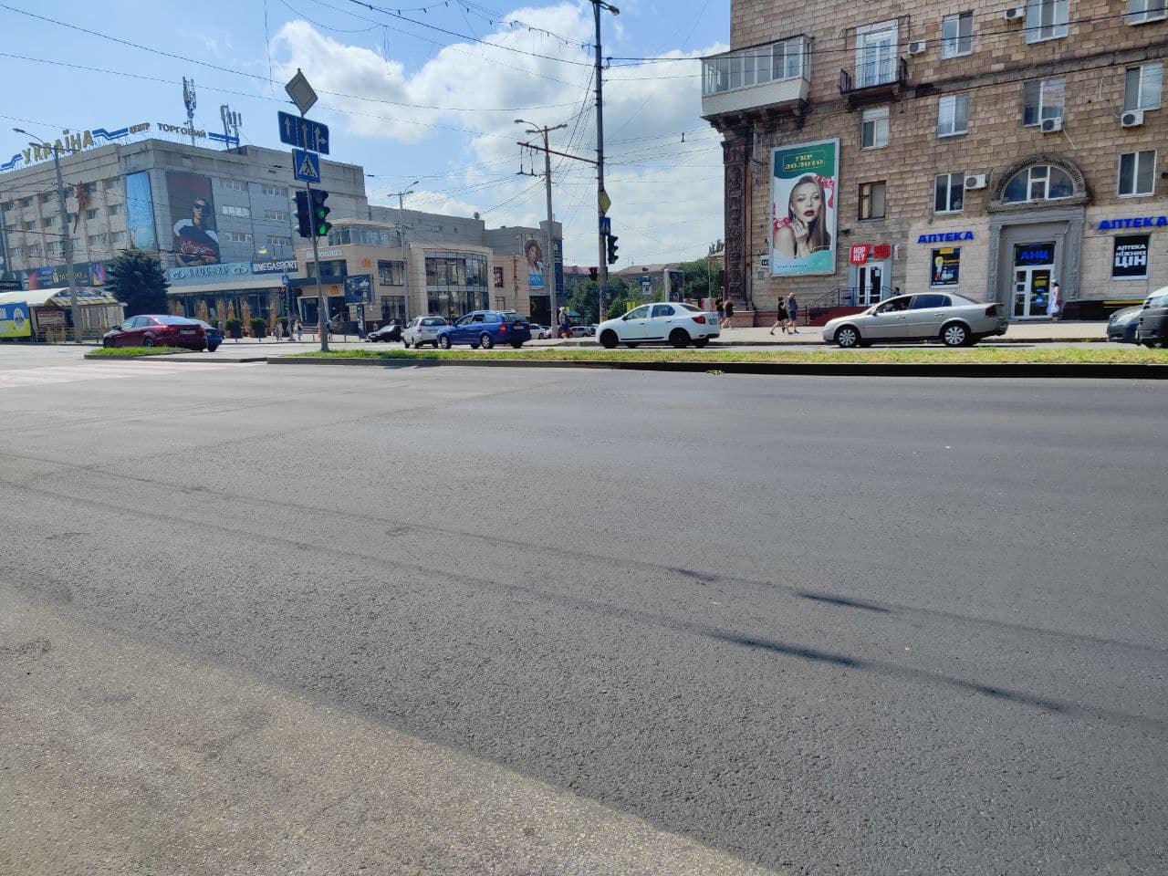 В центре Запорожья из проезжей части убрали 