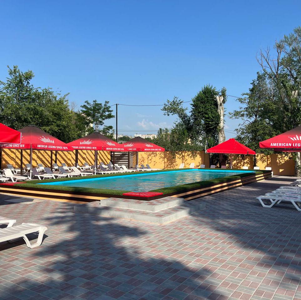 Яхтклуб "Бомбардир" на вулиці Сергія Тюленіна, 2.