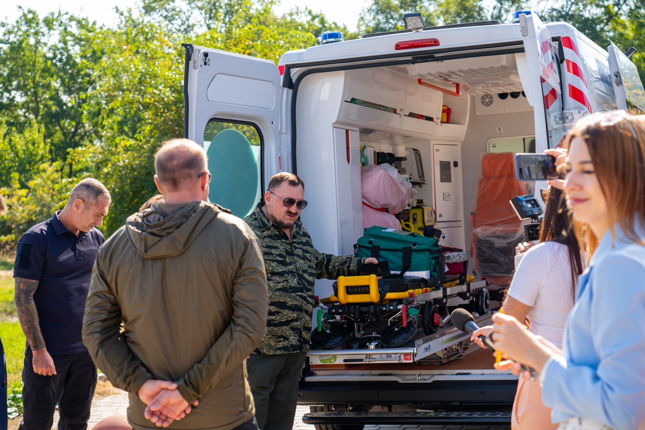 Рятуємо життя: Епіцентр планує до кінця року передати медикам 100 реанімобілів фото 2 1