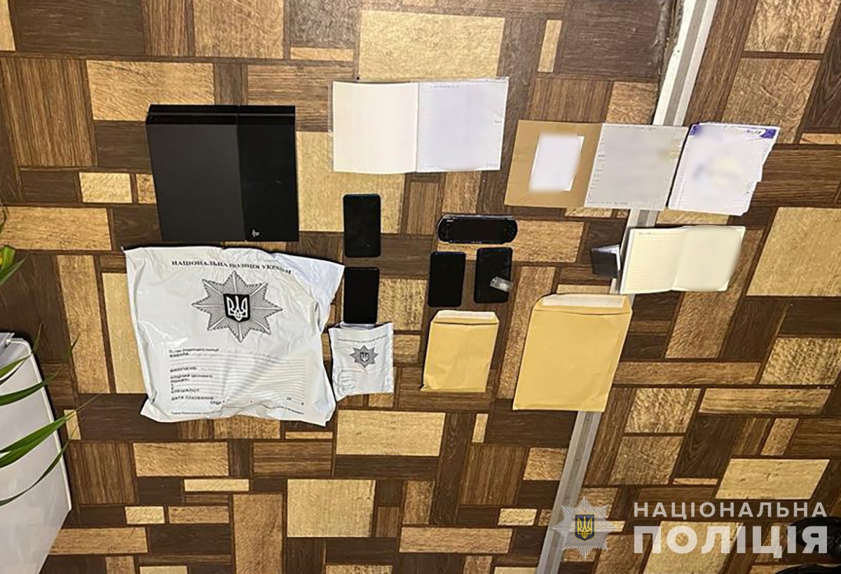 В Запорожье заключенный обманул военнослужащих на 100 тысяч гривен.