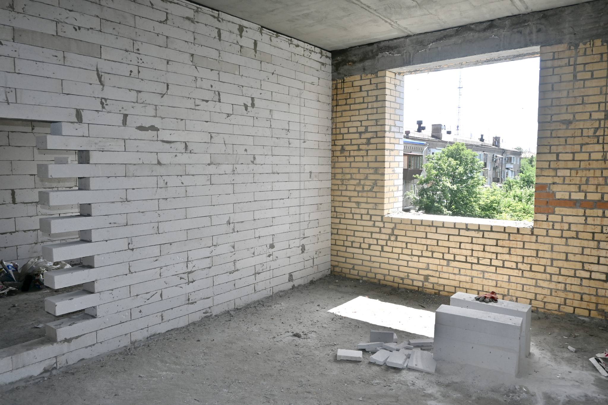 Как идет восстановление шести домов в Запорожье, разрушивших обстрелы РФ.