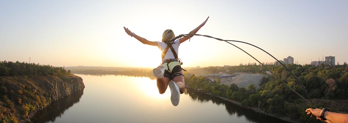 Прыжки с Арочного моста в Запорожье. Фото: rocknrope