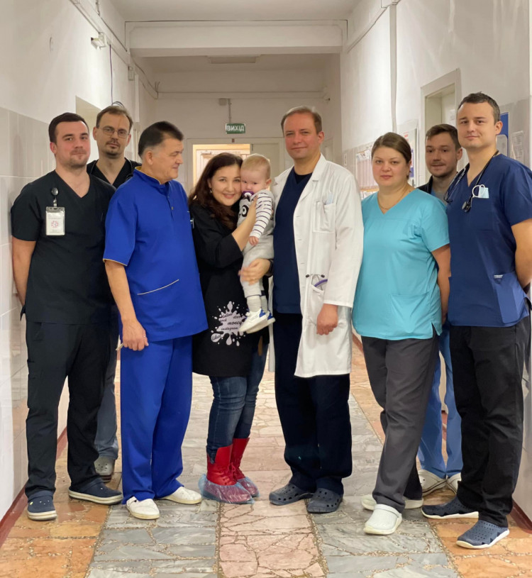 Малышу Есению сделали восемь операций.