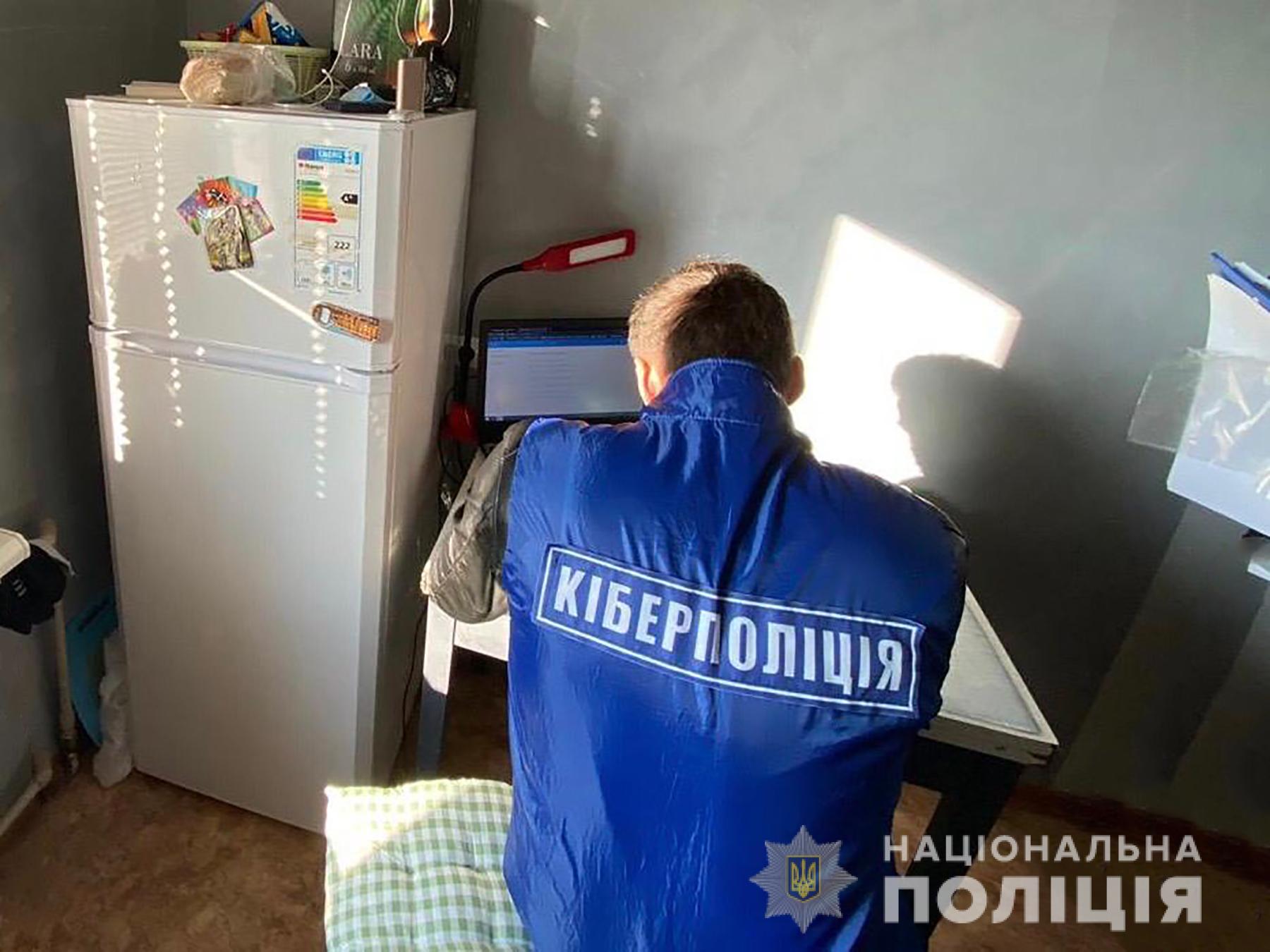 Киберполиция задержала двух парней, которые незаконно транслировали фильмы без согласия создателей. Фото: ГУНП