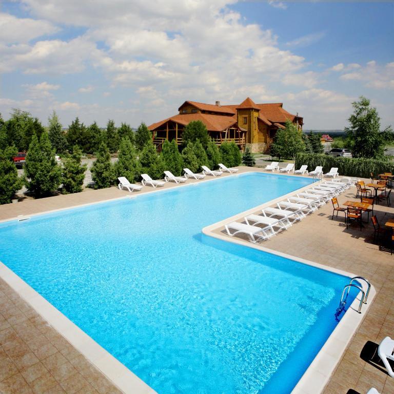 Басейн в комплексі "Панська хата".