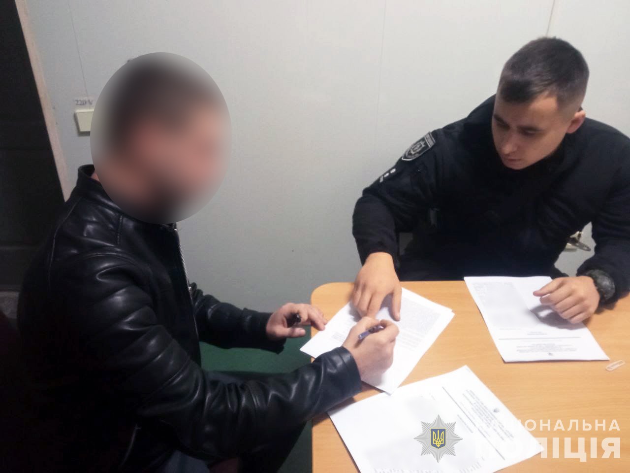 Запорізькі поліцейські на вихідних розкрили три вбивства.