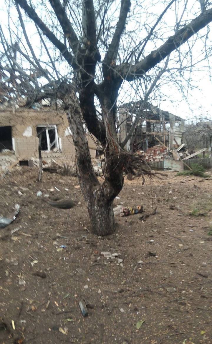 Окупанти завдали ударів ракетами С-300 по двох селах Запорізького району.