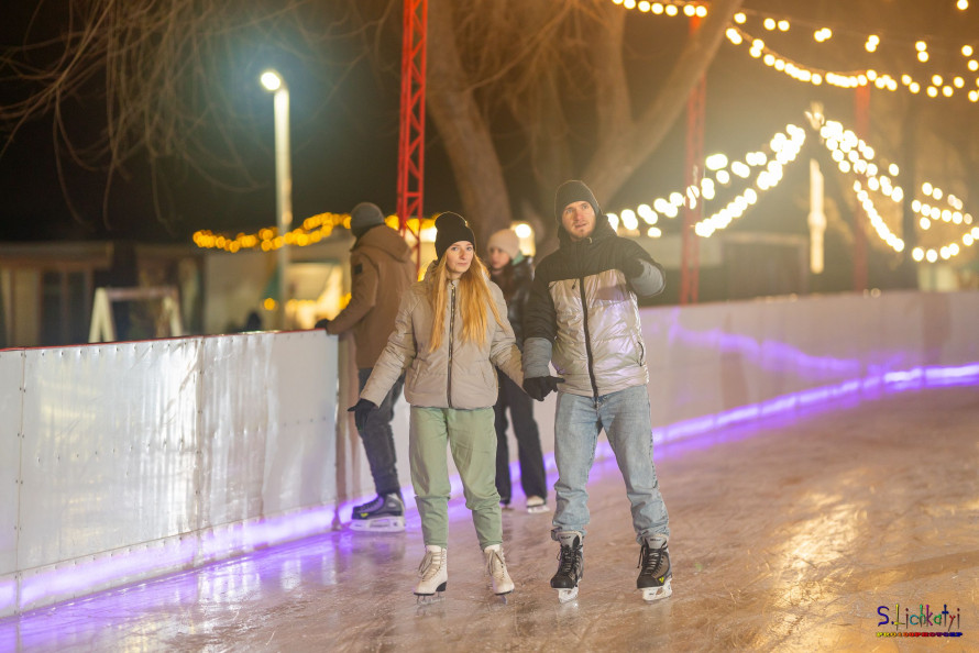 Каток под открытым небом Polus.