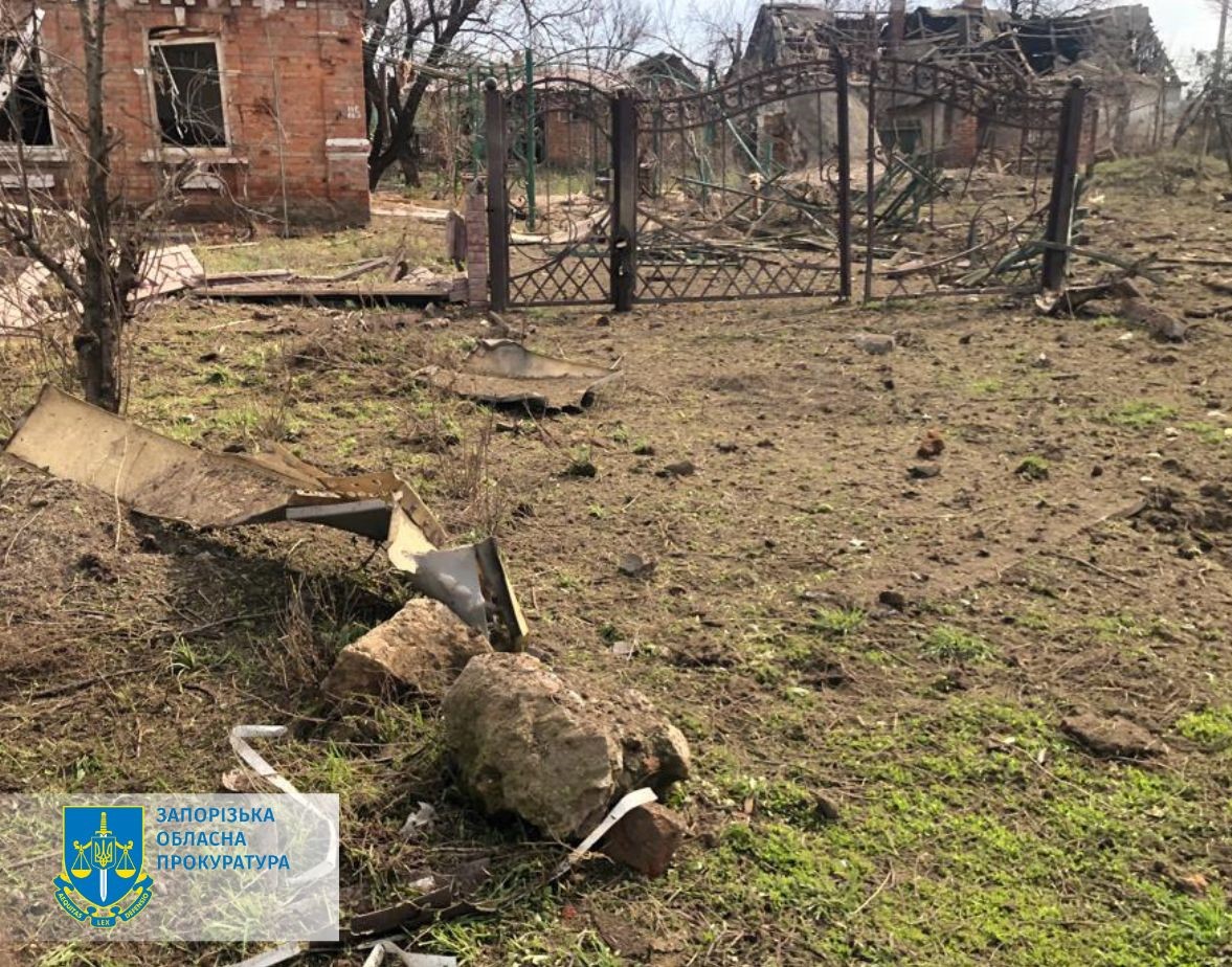 У Пологівському районі внаслідок ворожих авіаударів пострадали двоє чоловіків. || Фото: zap.gp.gov.ua