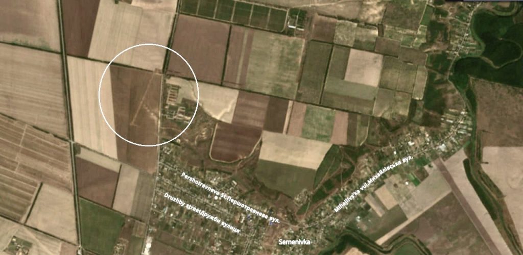 Перші окопи біля селищ Маринівка та Семенівка, 05.09.2022. Фото з супутника Sentinel-2