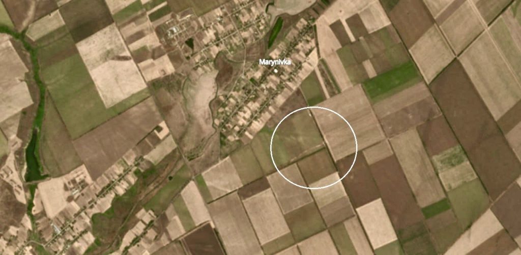 Перші окопи біля селищ Маринівка та Семенівка, 05.09.2022. Фото з супутника Sentinel-2