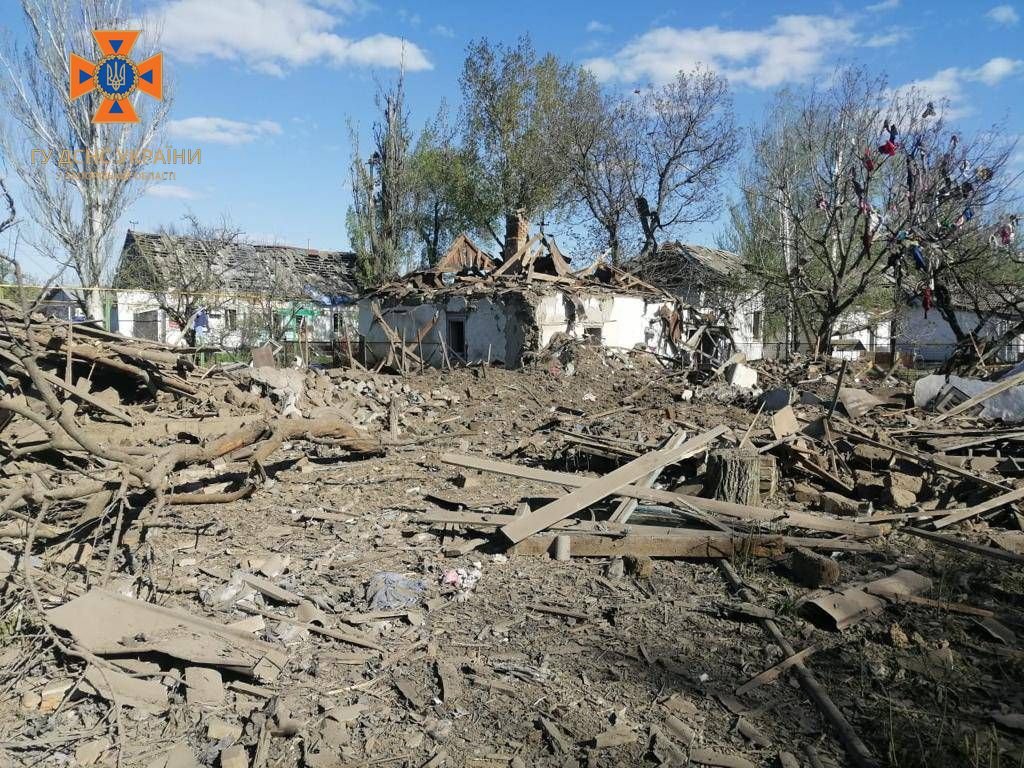 Разрушены дома и школа: армия РФ выпустила по Гуляйполю авиабомбу.