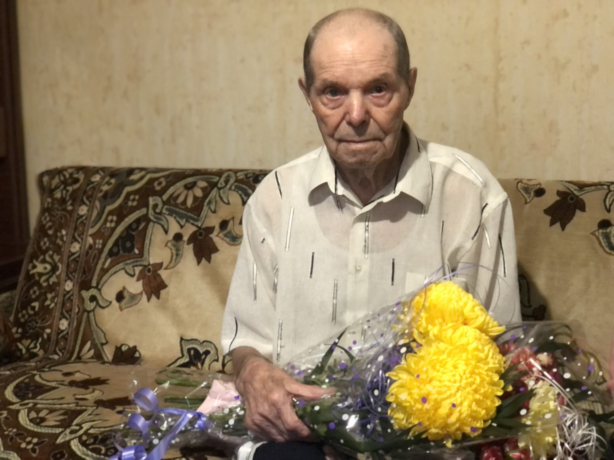Иван Степанович Зубарев отметил свой 102 День рождения. Фото: en.gov.ua