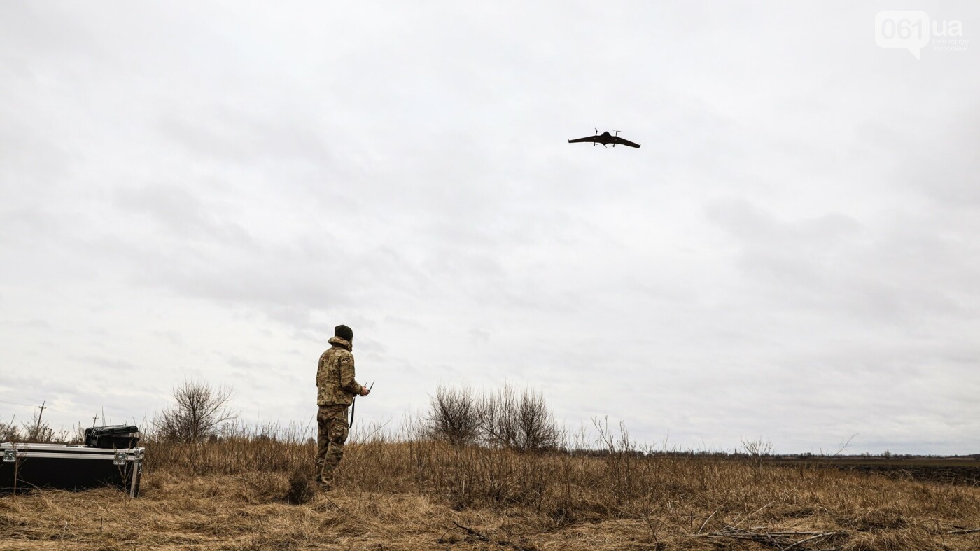 У Запоріжжя доставили літак, який допоможе захистити місто від ракет.