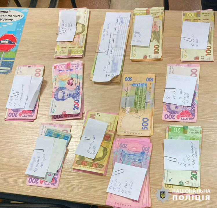 Администраторша автошколы требовала за сдачу практического экзамена 6 тысяч гривен. Фото: zp.npu.gov.ua