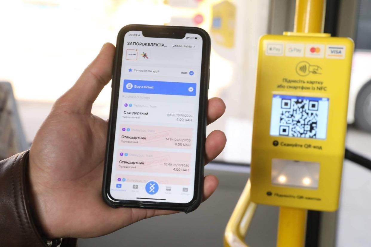 Картой или смартфоном: в запорожском транспорте работает бесконтактная  оплата - Запорожье Vgorode.ua