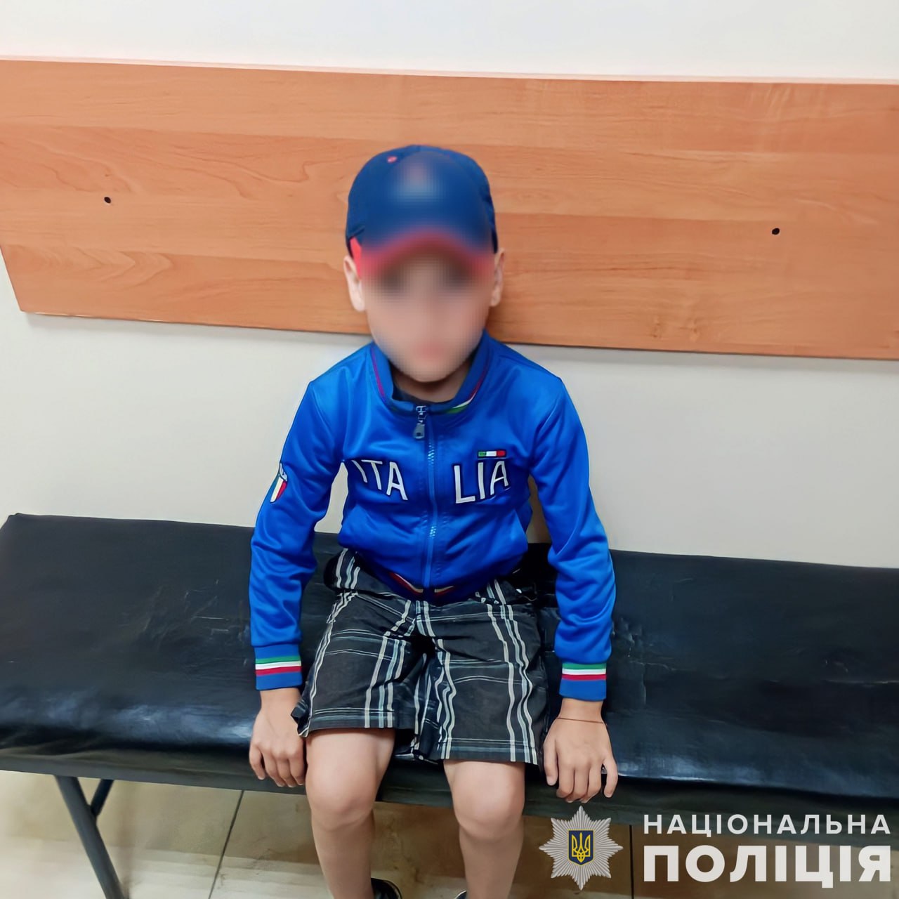 В Запоріжжі жінка побила маленького сина на та залишила його одного на вулиці. || Фото: shutterstock.com