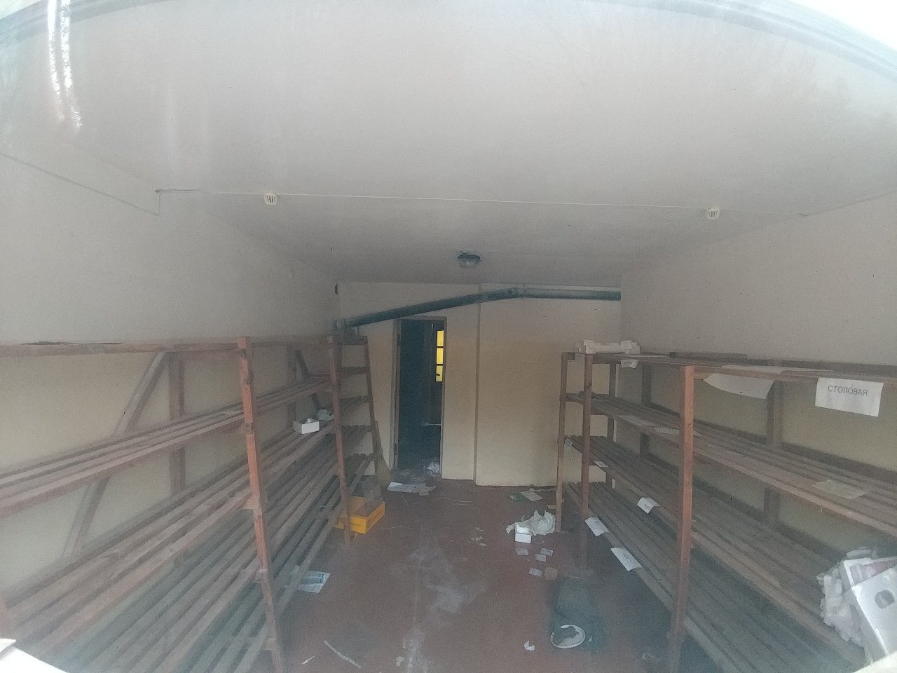 Неизвестные выносят из санатория все ценные вещи: мебель, металл и даже кирпичи.